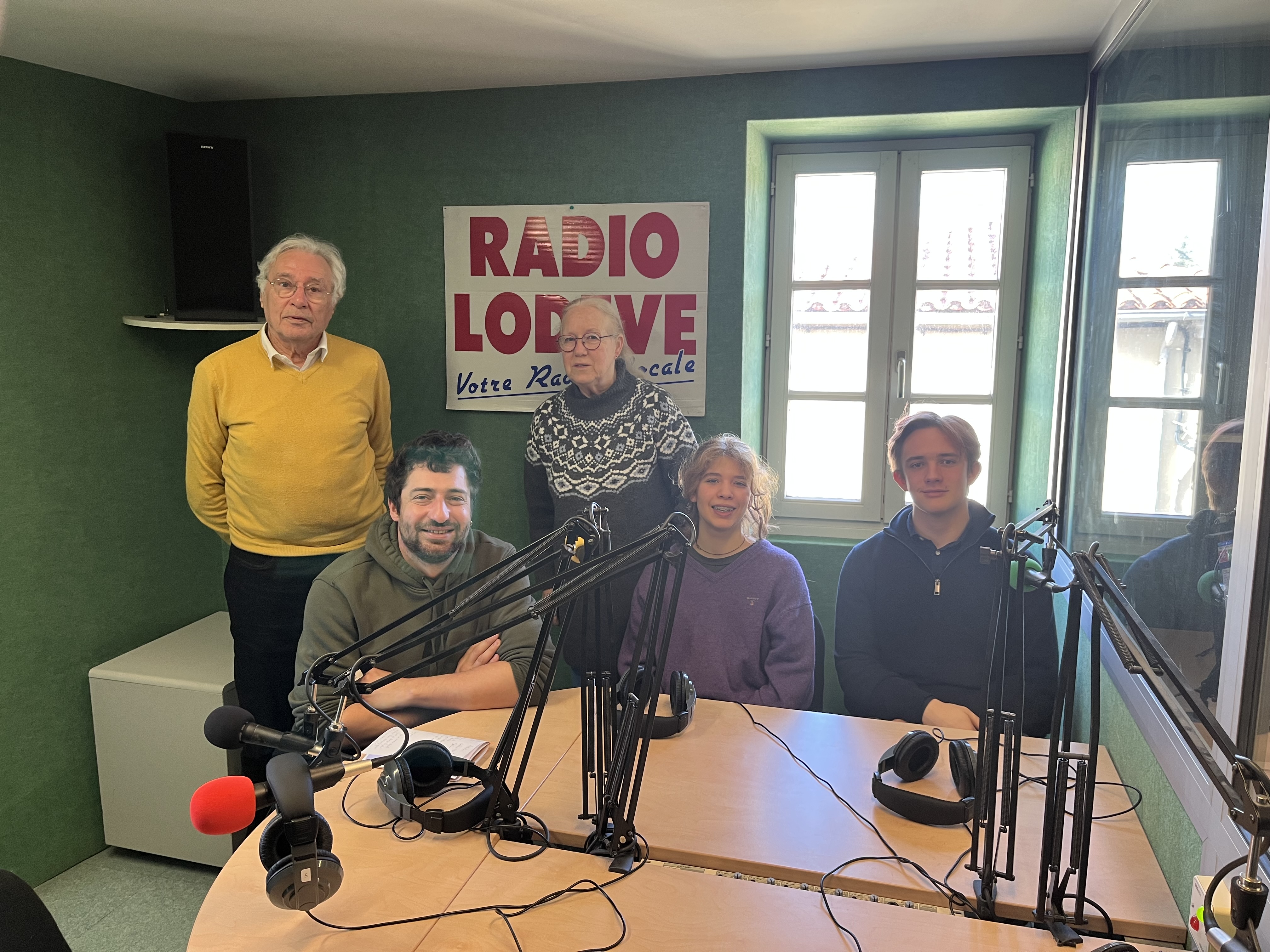 DISCUSSION AUTOUR DE LA RETRAITE DANS PASSE TEMPS