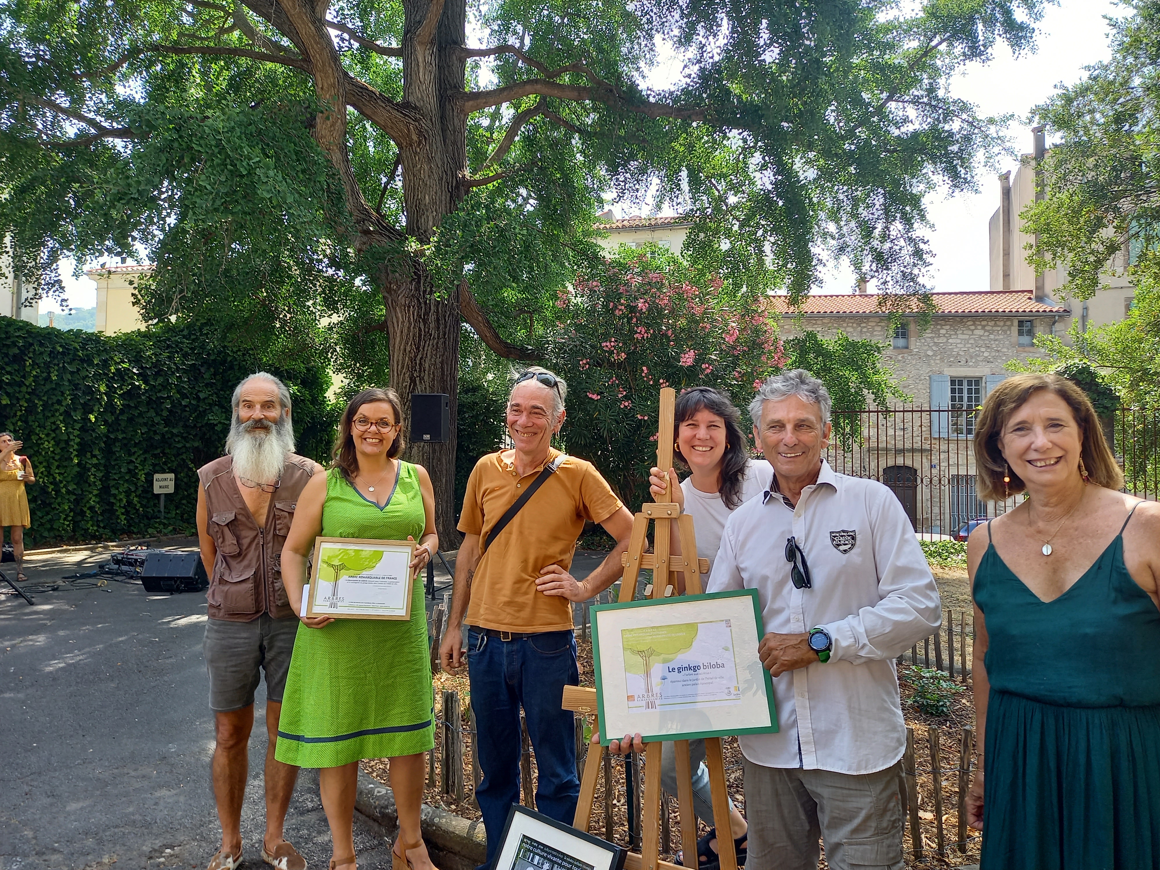 LE GINKGO BILOBA DE LODEVE DEVIENT ARBRE REMARQUABLE